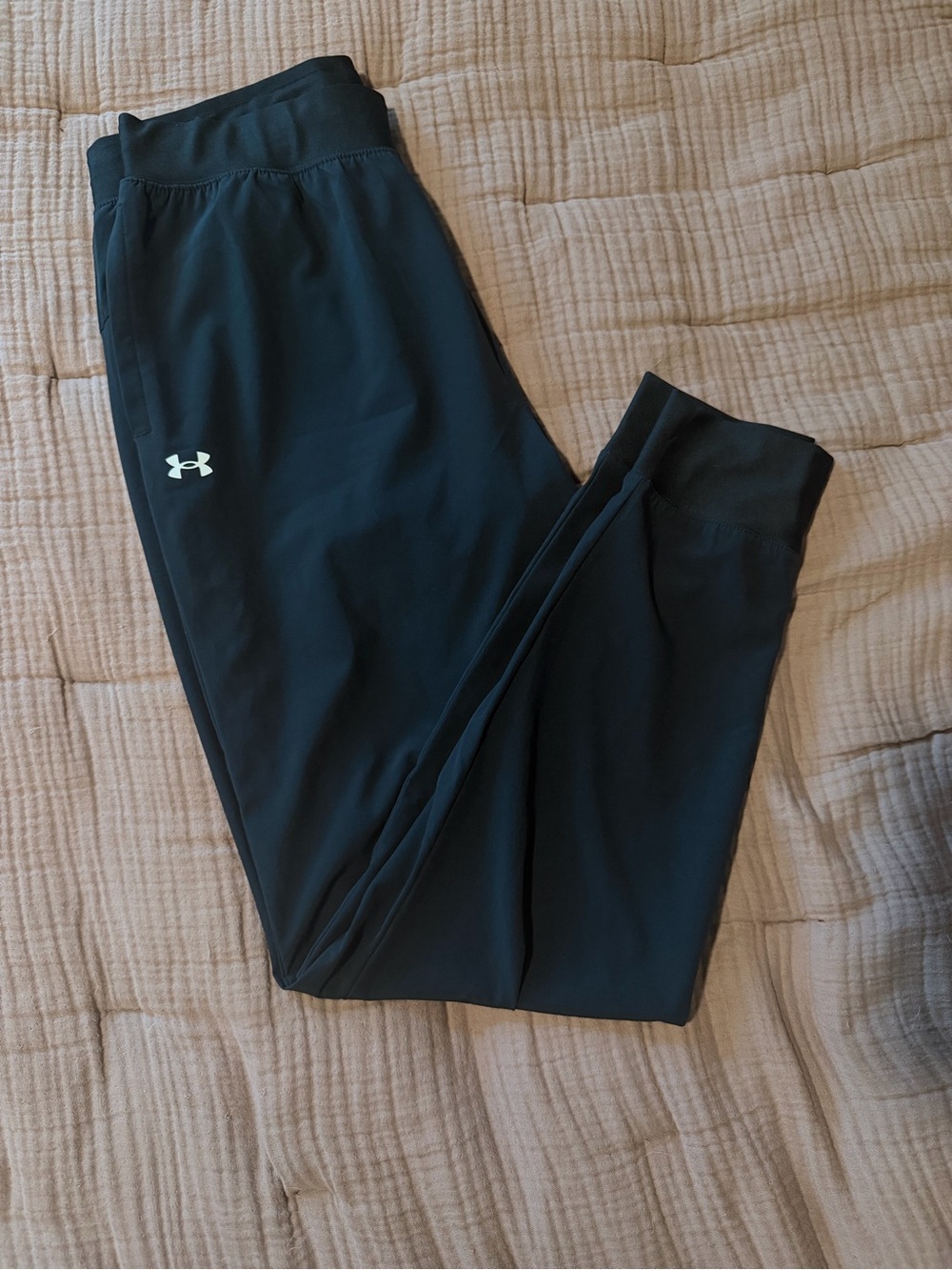 Women’s Under Armour Black Athletic Jogger Pants